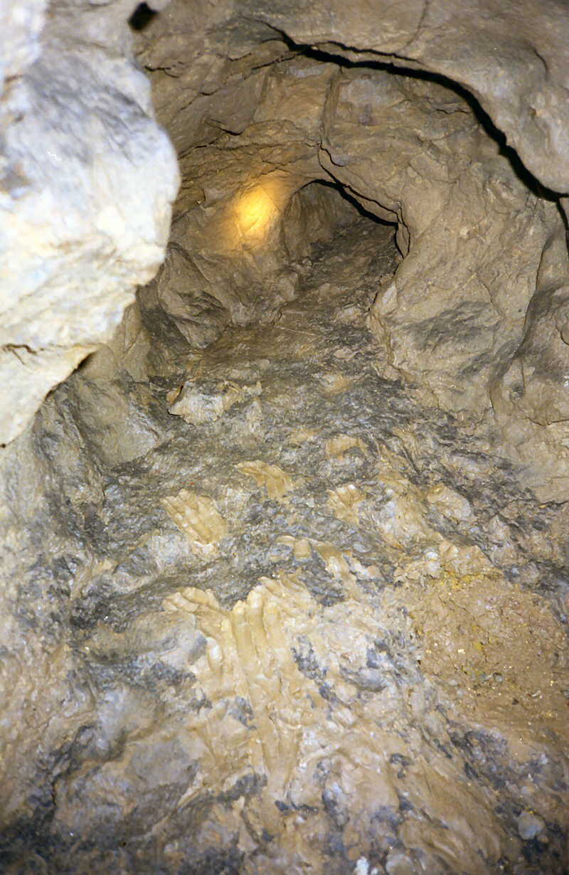 s i d e   p a s s a g e   