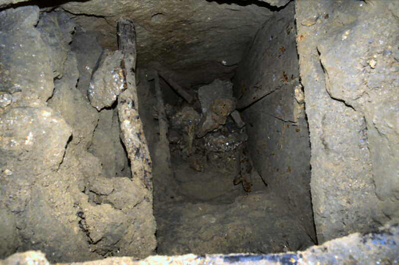 b l o c k e d   c l i m b i n g   s h a f t   