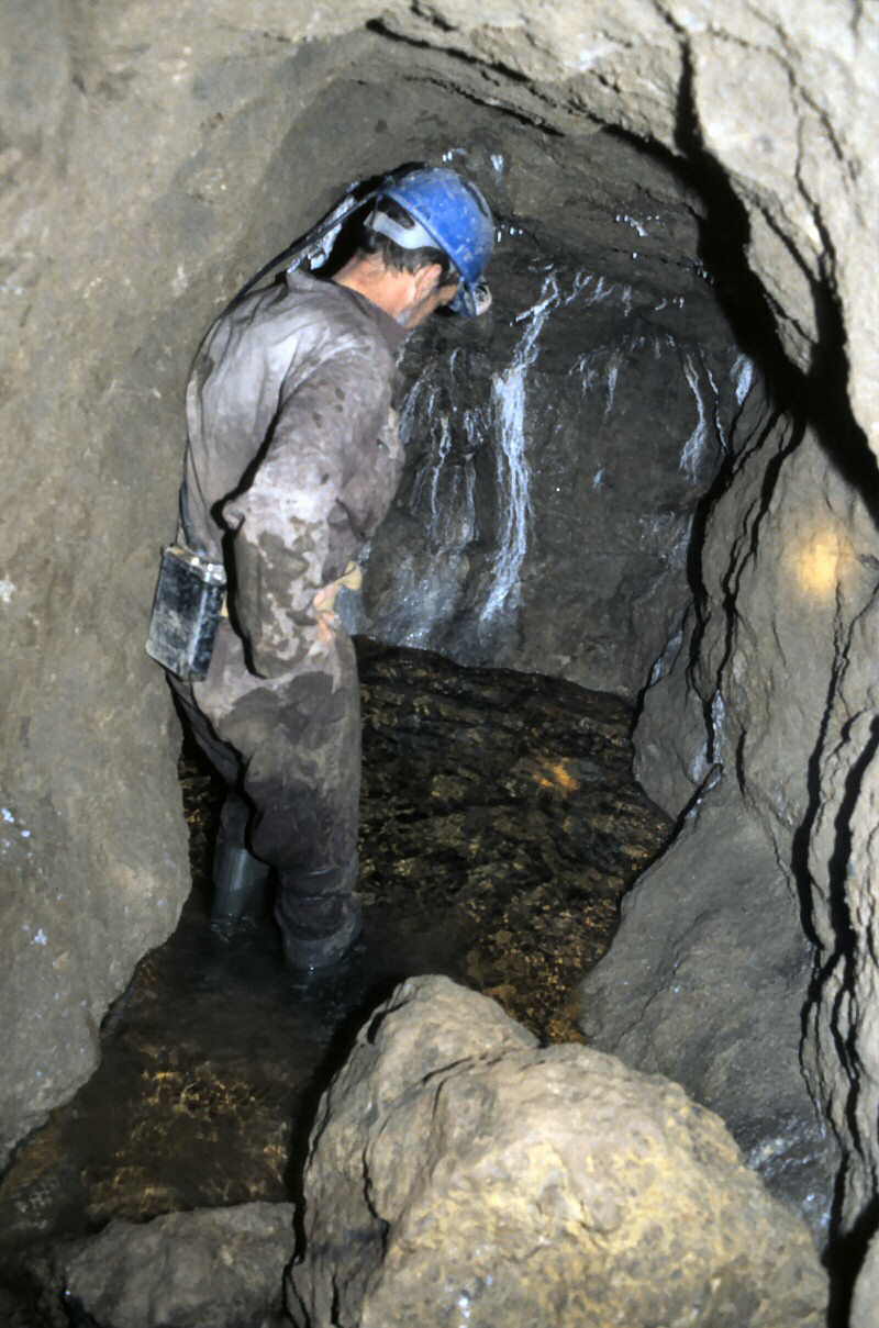 e r i k   i n   b l i n d   p a s s a g e   