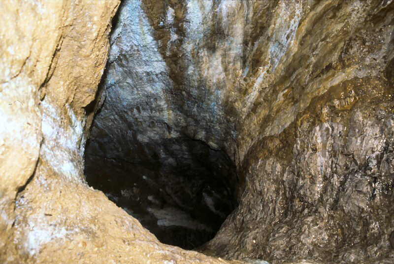 o r e   s h a f t   d o w n   i n t o   a d i t   