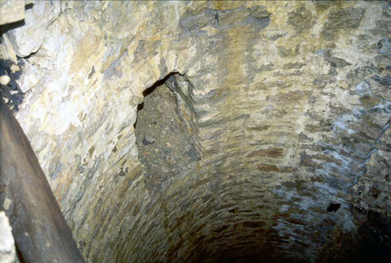 p o r t a l   a t   t o p   o f   s h a f t   